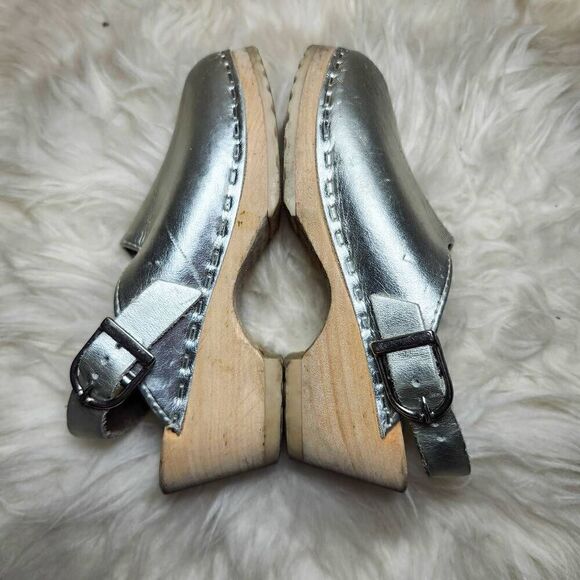 Hanna Andersson hand crafted clogs little Kids Size 10 - Picture 3 of 9